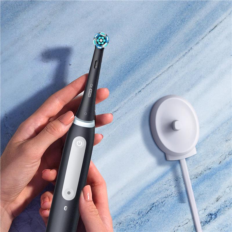 Oral-B iO 3 Series Electric Toothbrush Clean and Protect Black
