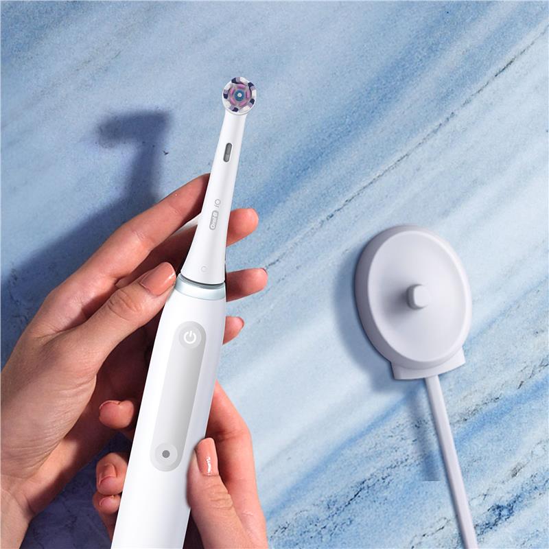Oral-B iO 3 Series Electric Toothbrush Clean and Whiten White