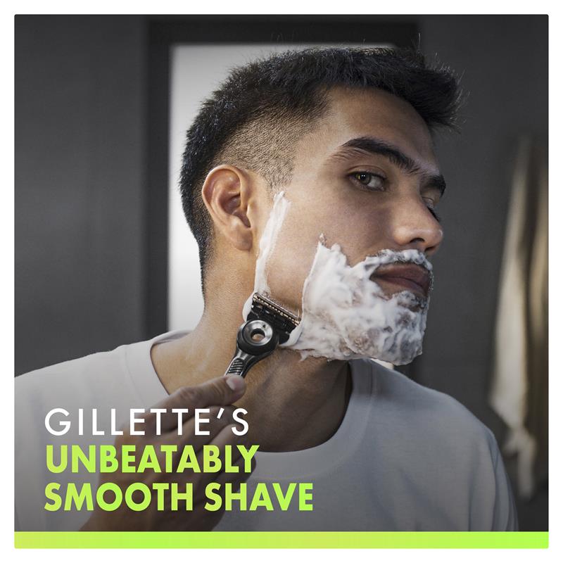 Gillette Labs Exfoliating Razor with 4 Blade Refills and Hook Stand