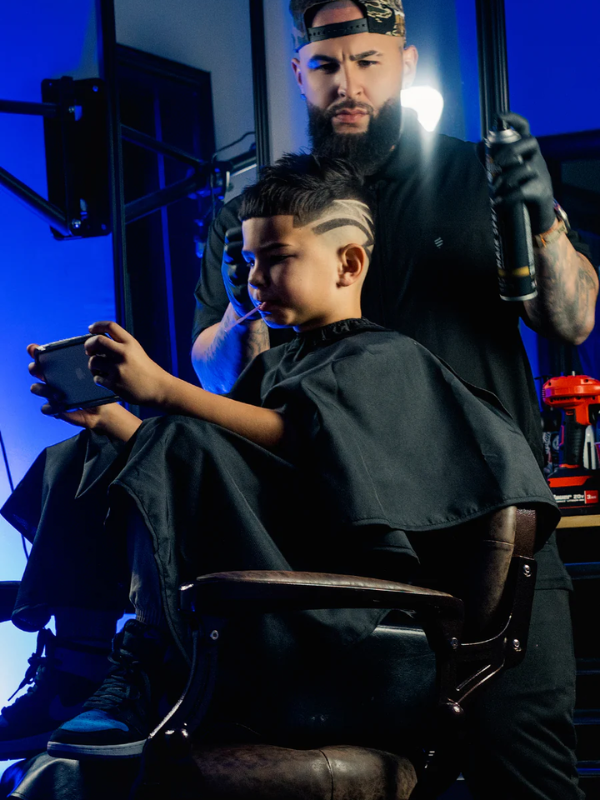 Barber Strong The hands free Barber Cape - Junior