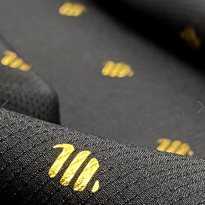 Barber Strong Cutting Cape Black - Gold Shield